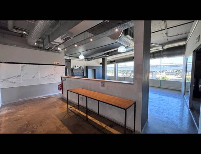 BUSINESS PROPERTY TO RENT IN NORTHGATE ISLAND